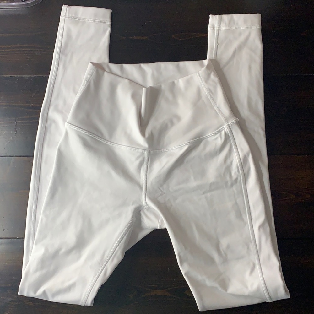 White Wunder Under Lululemon Leggings